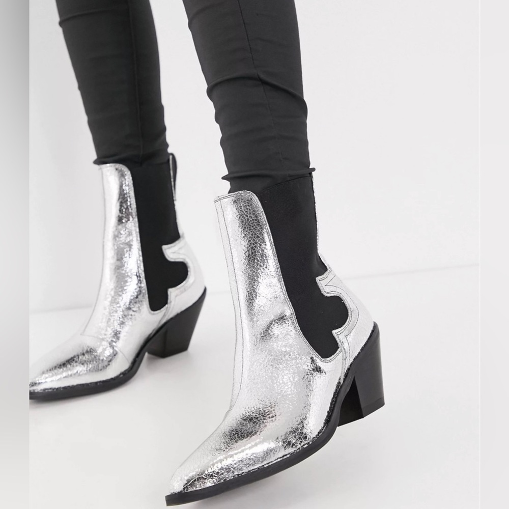 New NWOT All Saints Sara Leather Silver Size US 9M/EU40/UK7 SKU#34ZW0146-SLV